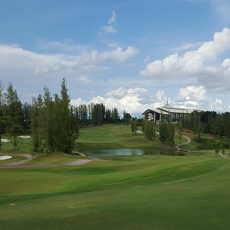 Austin Heights Golf & Hotel Resort Johor Bahru Exterior foto